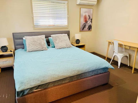 Sandstone Point Holiday Home - Perth Resorts 3