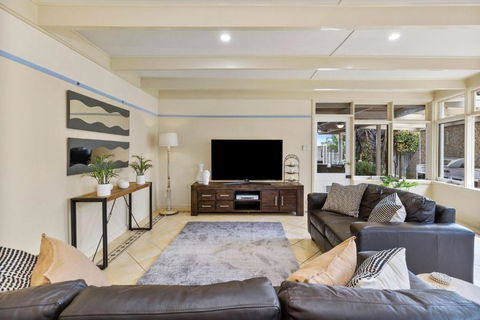 SANDY ANN At Lonnie - Accommodation Perth 2