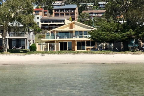 Sandy Beach House Corlette Unit 1 Waterfront WI-FI Aircon - Accommodation Perth 0