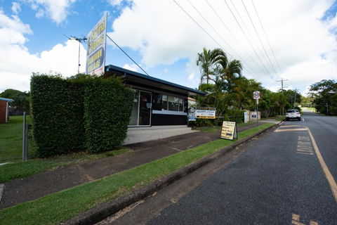 Sarina Palms Caravan And Cabins Village - Perth Resorts 1