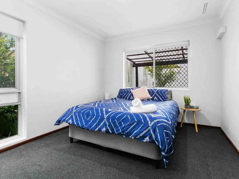 Serene Stay 2br, Sleeps 4, River & Beach Close - Accommodation Perth 2