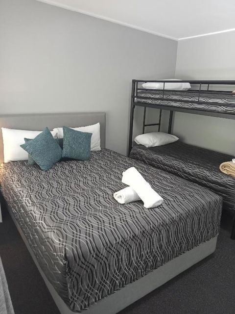 Solomon Inn Motel Figtree - Perth Resorts 3