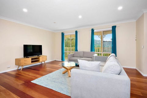 Spacious 3BR Family Haven In Upper Ferntree Gully - Perth Resorts 1