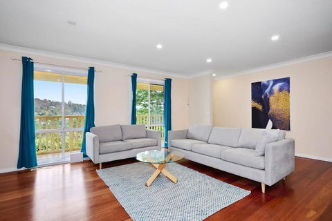 Spacious 3BR Family Haven In Upper Ferntree Gully - Perth Resorts 3