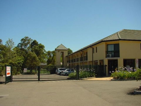 St Marys Park View Motel - Accommodation Perth 3
