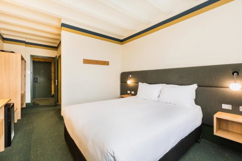 Statesman Hotel - Accommodation Perth 0
