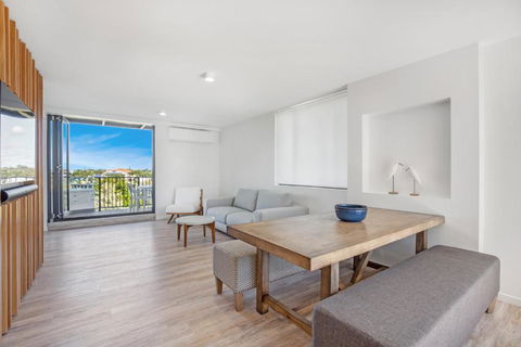 TARA5- UNWIND IN LUXURY - Accommodation Perth 0