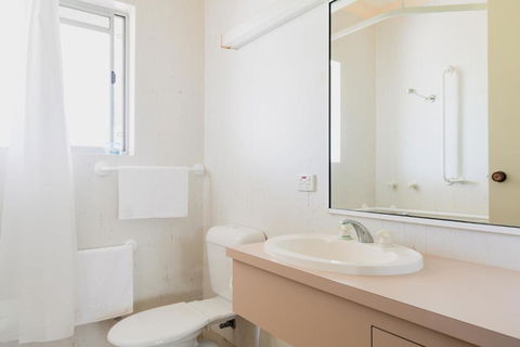 Tarcutta Retreat - Perth Resorts 2