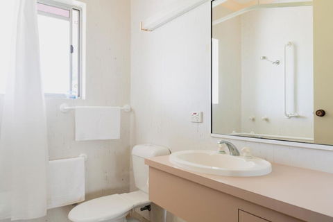 Tarcutta Retreat - Perth Resorts 1