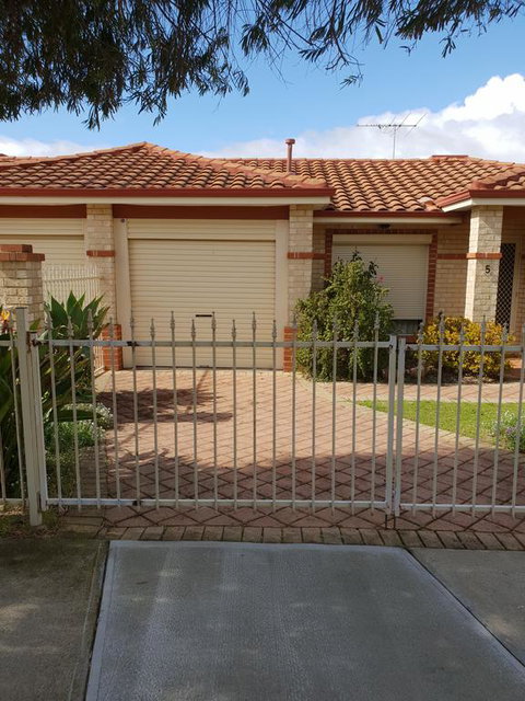 Beachside Retreat - Accommodation Perth 0