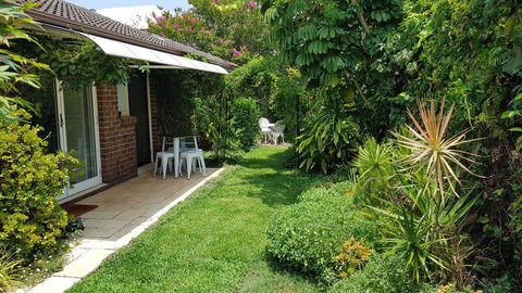 Beachside Villa Ettalong Beach - Accommodation Perth 3
