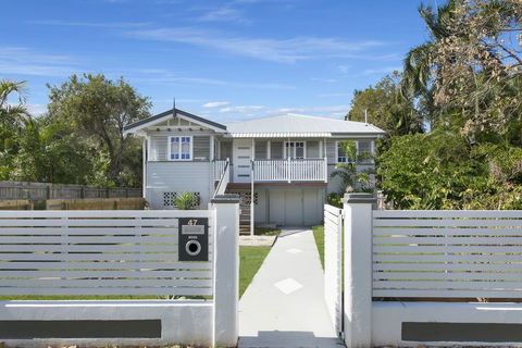 Beautiful Queenslander - Accommodation Perth 1