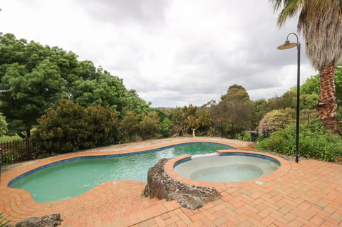 Beautiful Resort Retreat Villa In The Yarra Valley - Entertainer's Delight - Perth Resorts 3