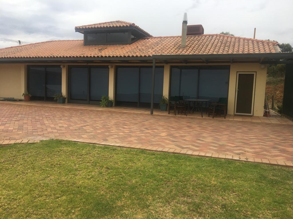Aberfoyle Park SA Perth Resorts