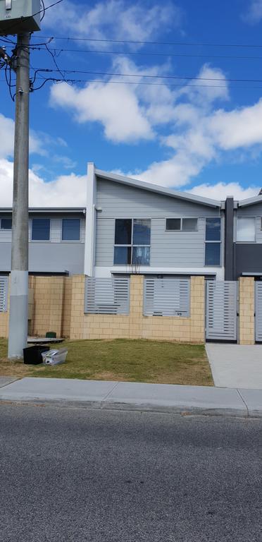 Beckenham Townhouse - Accommodation Perth 3