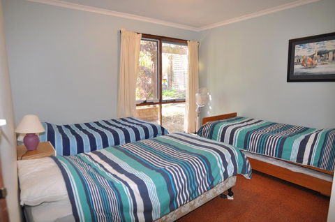 BEECHWOOD - SURF SIDE - Accommodation Perth 3