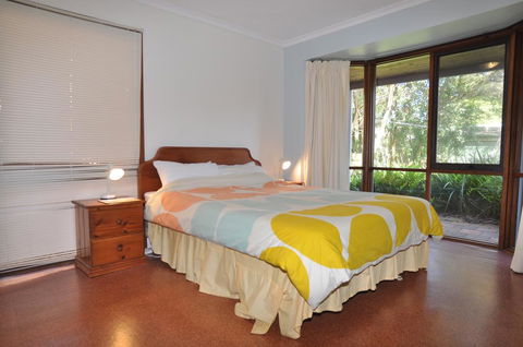 BEECHWOOD - SURF SIDE - Accommodation Perth 1