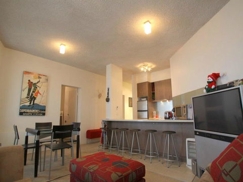 Beehive 18 - Accommodation Perth 3