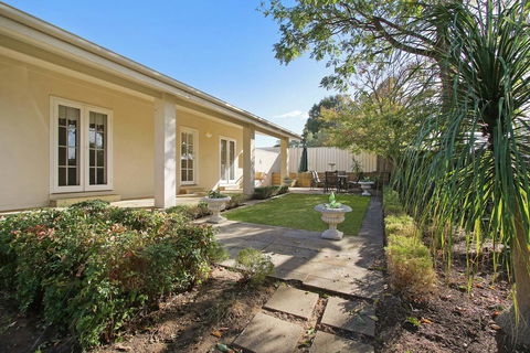 Bella House - Perth Resorts 3