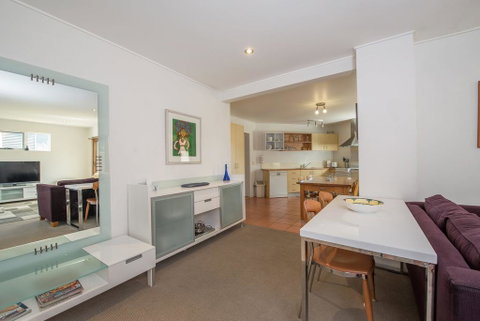 Beloka Close - Modern, Spacious, And Pet Friendly Accommodation - Accommodation Perth 1