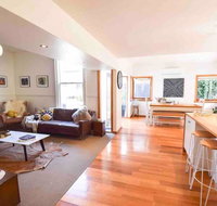 Best Location in Hobart Luxury 4 bedroom with stunning views - Accommodation Perth