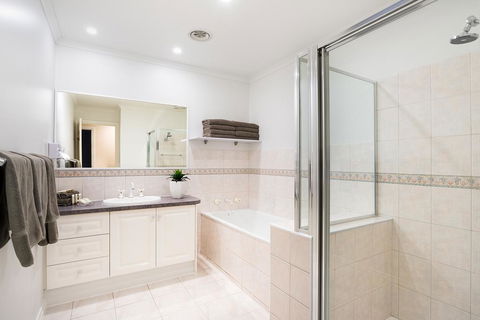 Best Western Fawkner Suites & Serviced Apartments - Accommodation Perth 3