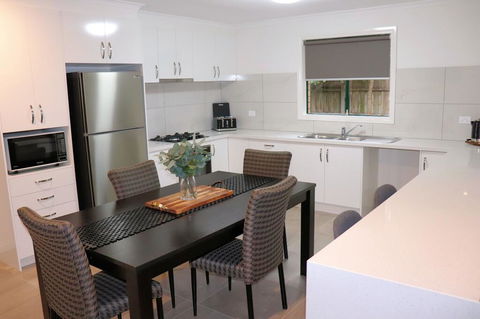 Best Western Fawkner Suites & Serviced Apartments - Accommodation Perth 0