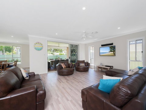 Big Wave - Accommodation Perth 1