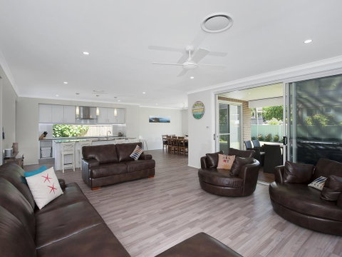 Big Wave - Accommodation Perth 3