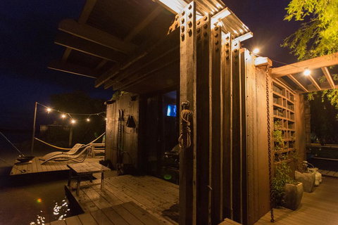 Bill's Boathouse - Accommodation Perth 3