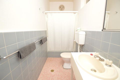 Billabong Motel - Accommodation Perth 3