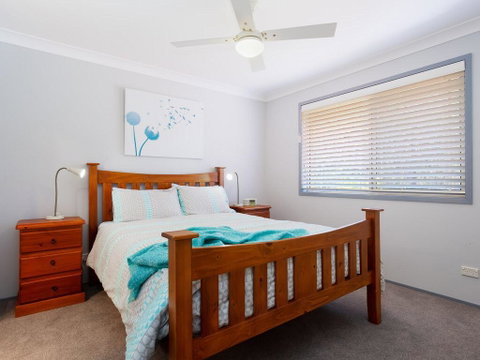 Blue Bay, 83a Rocky Point Road - Foxtel & Air Conditioning Downstairs - Accommodation Perth 3