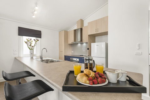 Blue Rosella On Piper - Accommodation Perth 3