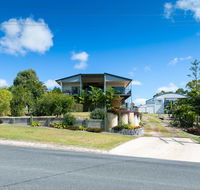 Blue Water Retreat - Upstairs  Downstairs - Accommodation Perth
