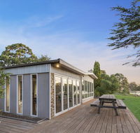 Bluff View River House - Stunning Riverfront