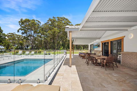 The Retreat - Accommodation Perth 2
