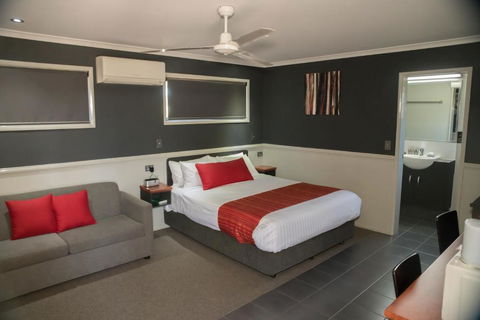 The Rocks Motel - Accommodation Perth 1