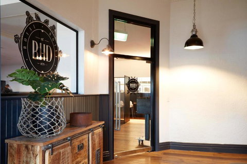 The Royal Hotel, Drouin - Accommodation Perth 0