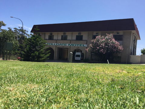 Tollgate Motel - Accommodation Perth 0