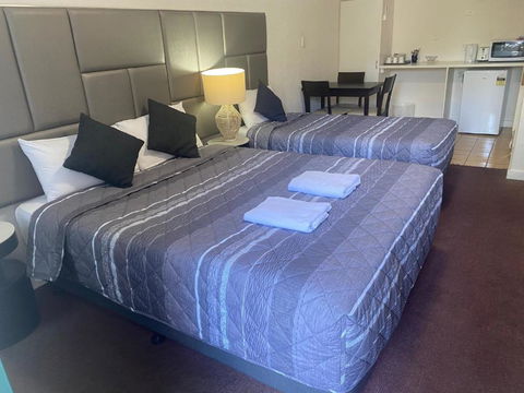 Tollgate Motel - Accommodation Perth 3