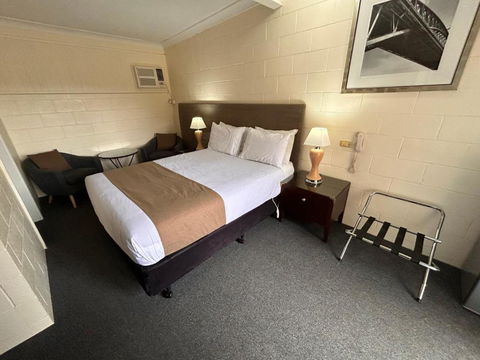 Warren Motor Inn - Accommodation Perth 1