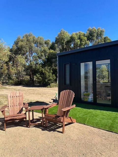 Waterfront Tiny Home In FarmStay - Accommodation Perth 2