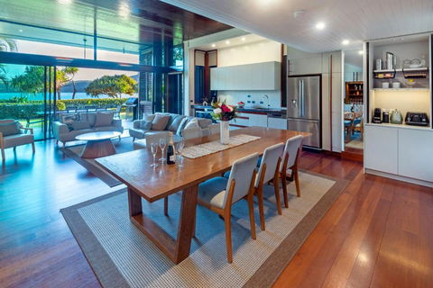 Yacht Club Villa 6 On Hamilton Island - Oceanviews, 2 X Buggies & Valet Service - Accommodation Perth 0