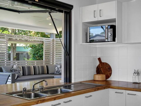 Welcome To The Crab Shack - Accommodation Perth 2