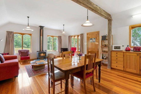 Wine Loft - Cosy Country Retreat With Ocean Views - Accommodation Perth 1