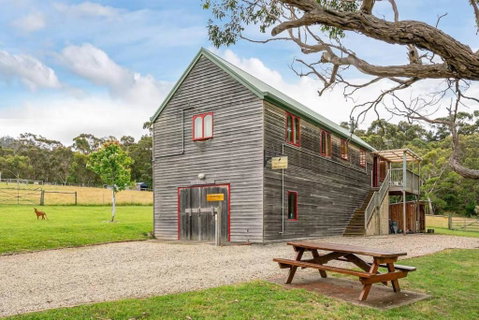 Wine Loft - Cosy Country Retreat With Ocean Views - Accommodation Perth 0