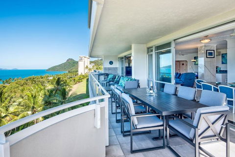 Yacht Harbour Tower 5 - Oceanviews, Buggy And Private Lift Access And Valet Service - Accommodation Perth 3