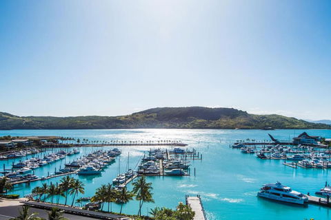 Yacht Harbour Tower 5 - Oceanviews, Buggy And Private Lift Access And Valet Service - Accommodation Perth 2