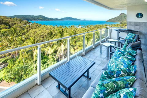 Yacht Harbour Tower 5 - Oceanviews, Buggy And Private Lift Access And Valet Service - Accommodation Perth 0