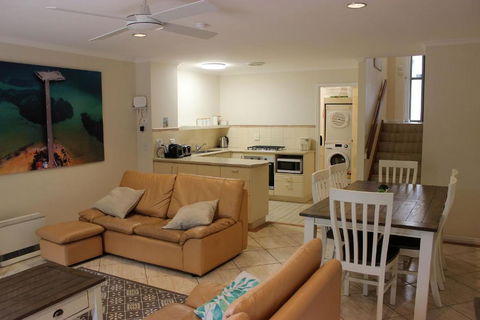 Yackataya At Cowes - Accommodation Perth 1
